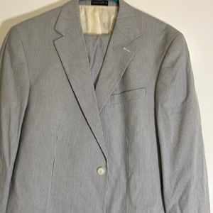 Nautica Men’s Suit. Seer sucker. 44L W38